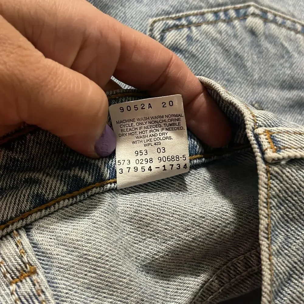 Levi’s 910 Vintage Rolled Hem Shorts Light Wash Classic Fit Women’s Size 9 JR - Picture 9 of 9